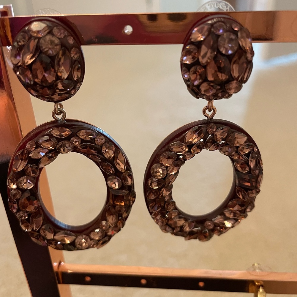 New Stella & Dot Amore Statement Hoop Earrings Purple. Worn once EUC!